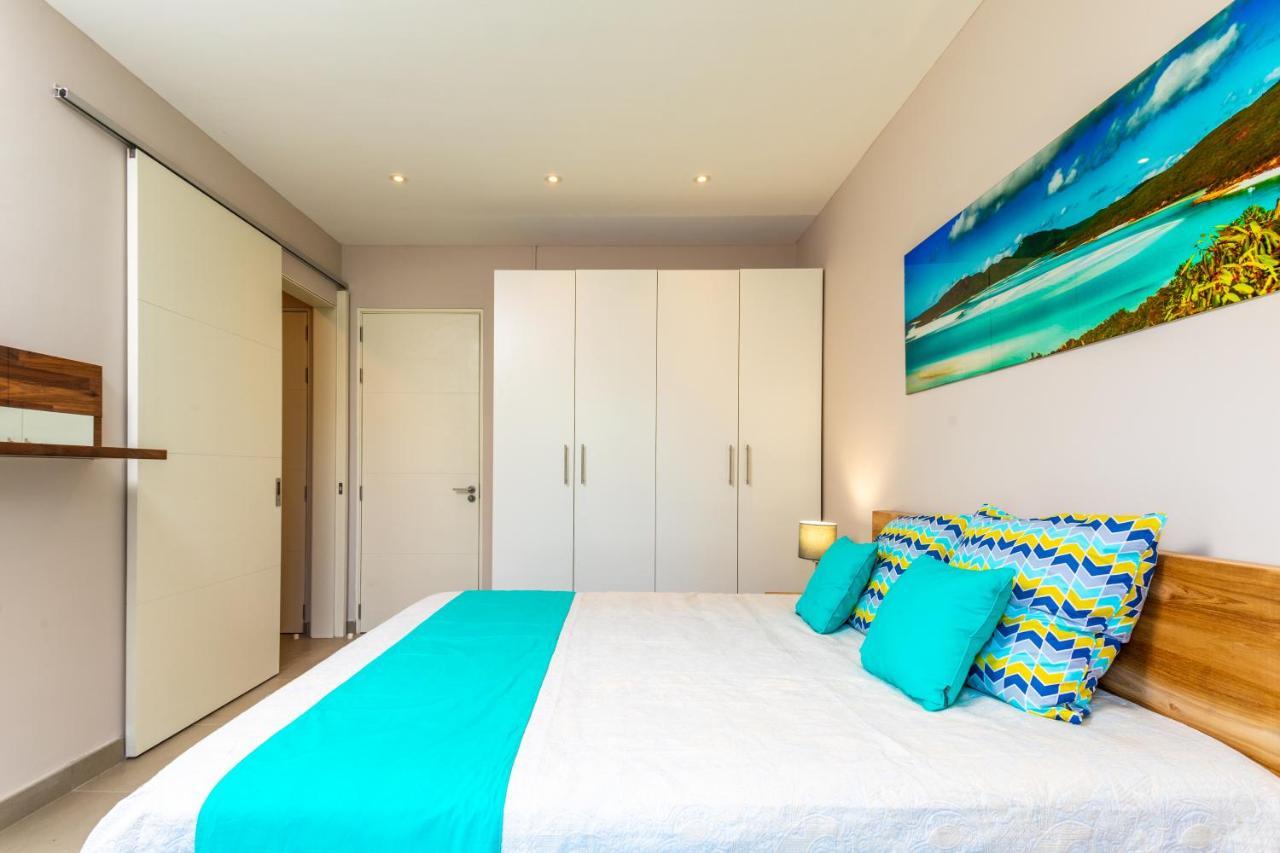 One Bay Residence Apartment 6 Pereybere Beach Exterior photo