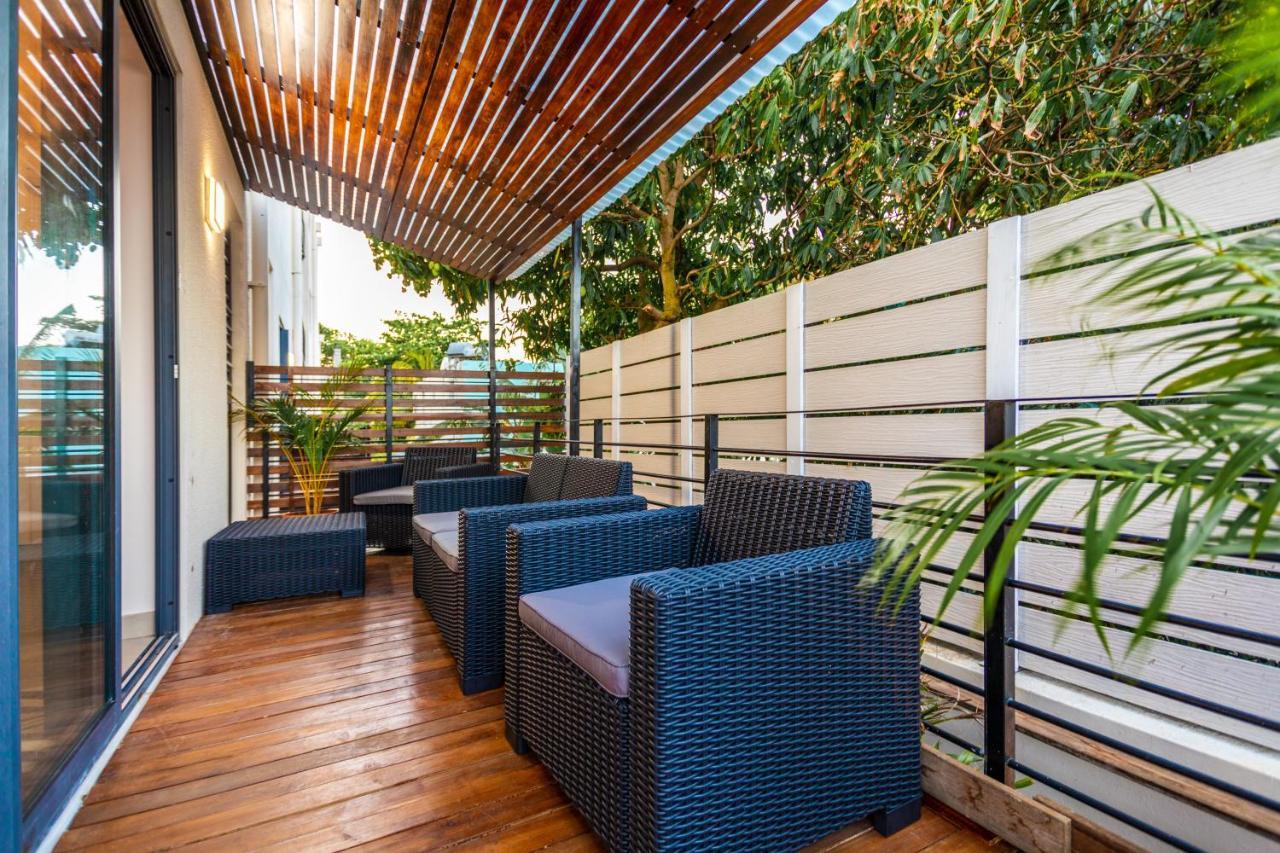 One Bay Residence Apartment 6 Pereybere Beach Exterior photo